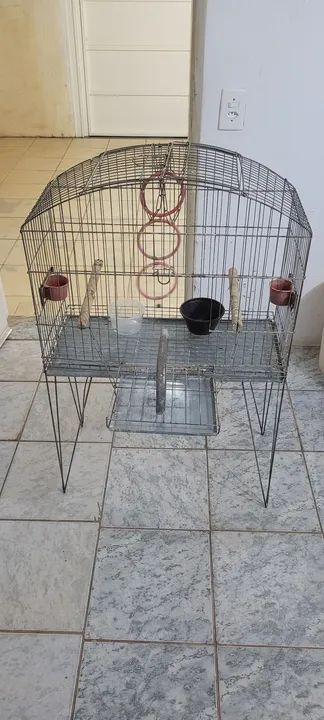 Gaiola para pássaros usada
