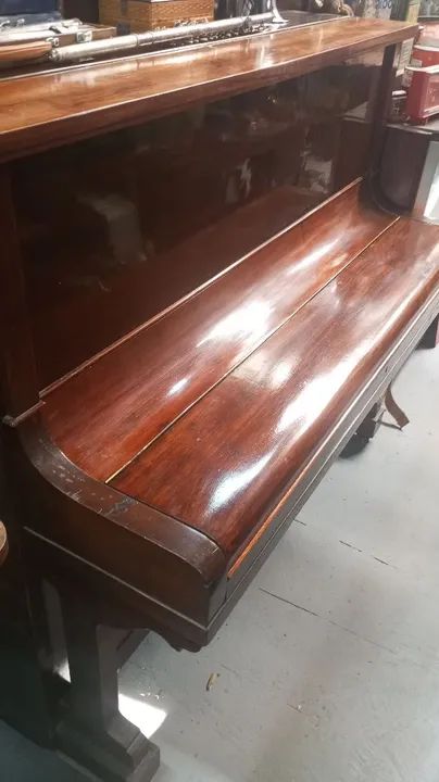 Piano  antigo em madeira maciça alemão 