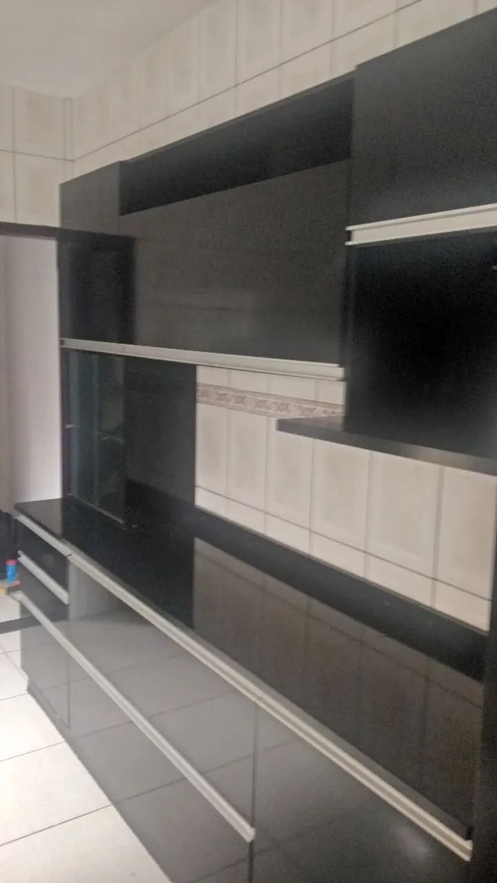 Armário Preto de Parede
