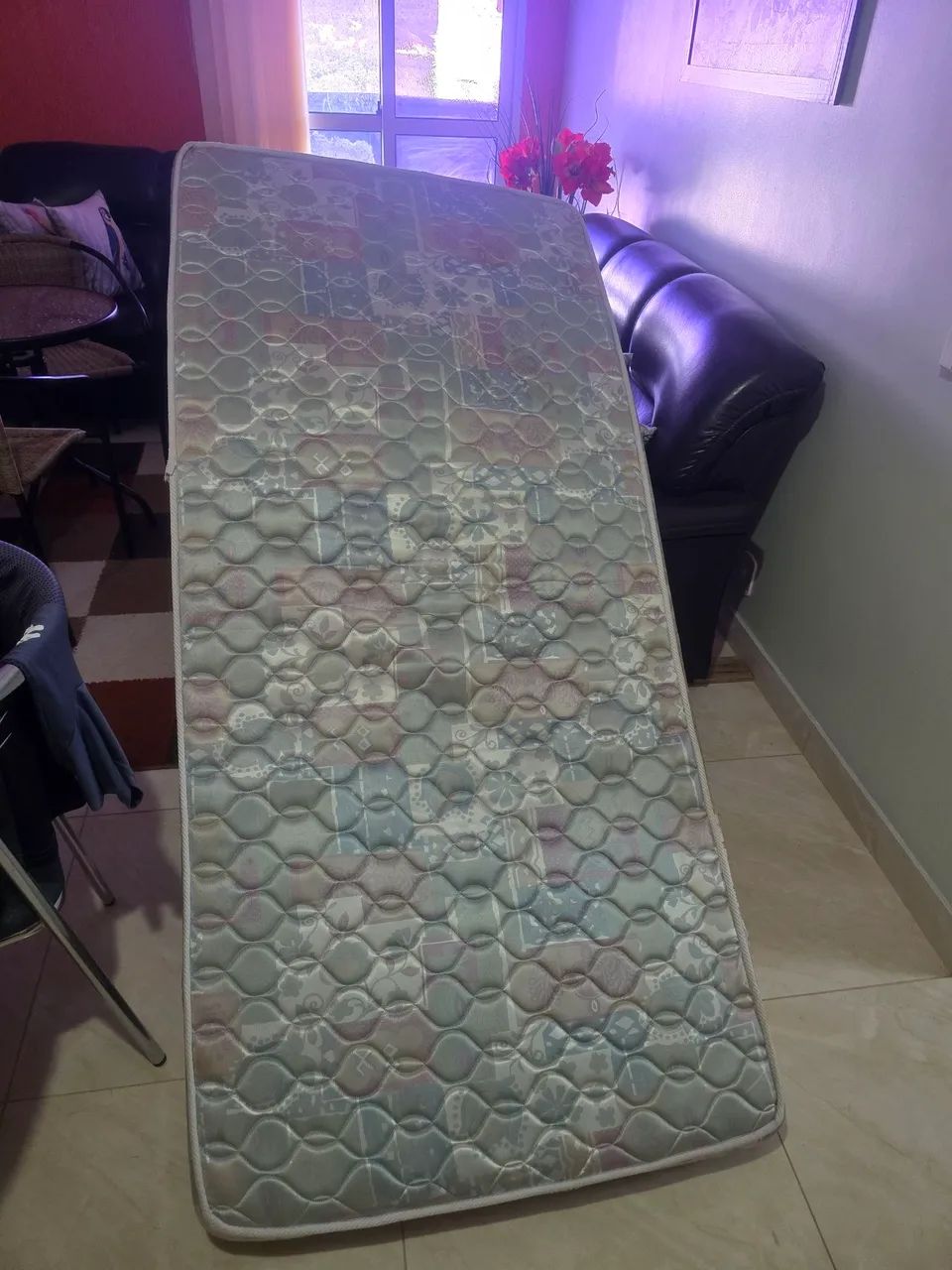 Vendo  Cama ? Box  Solteiro  com Colchão  - Foto 2