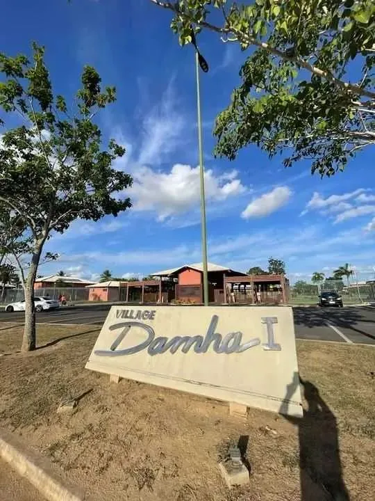 Lote no Damnha 701m2 fundo para o lago