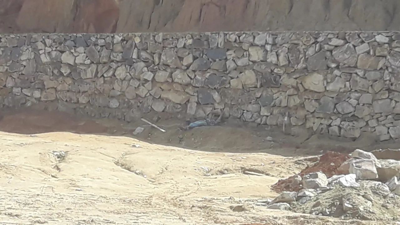 Amigo7daconstrucao muro de pedra calçadas  bancos etc...