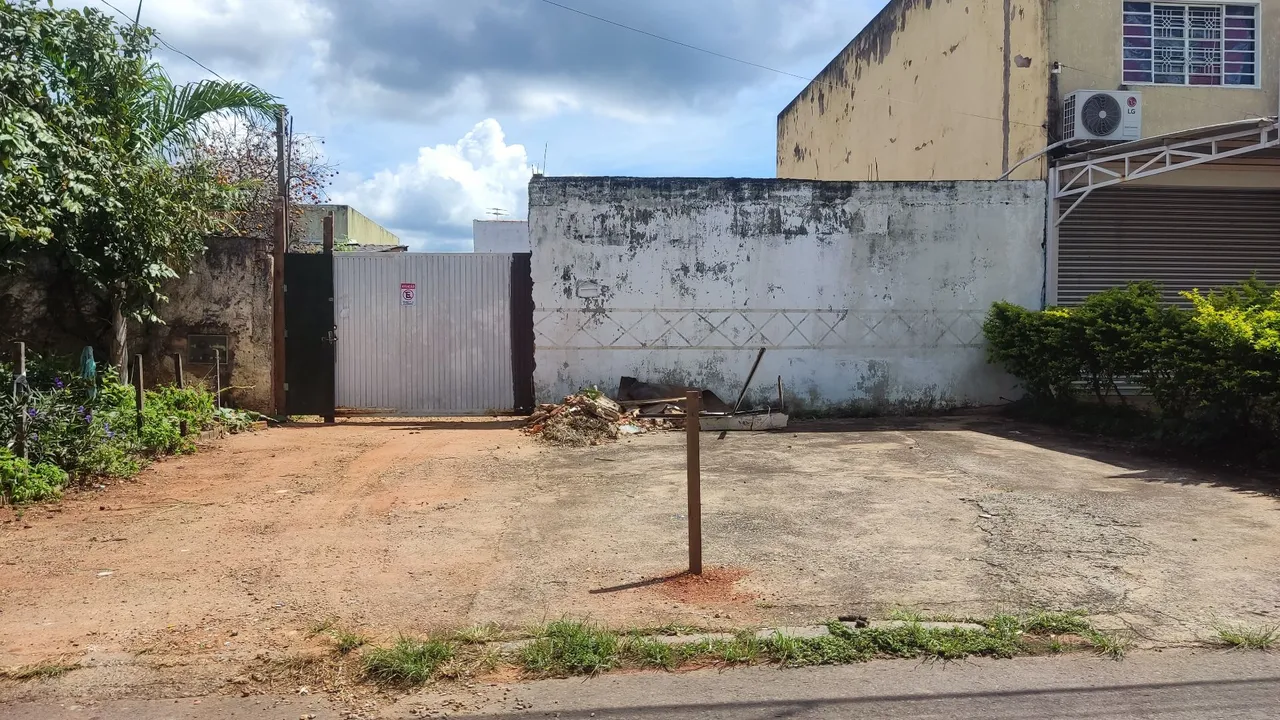 Alugo terreno para guarda de equipamentos, carros, caminhão, ônibus ao lado do Potiguar