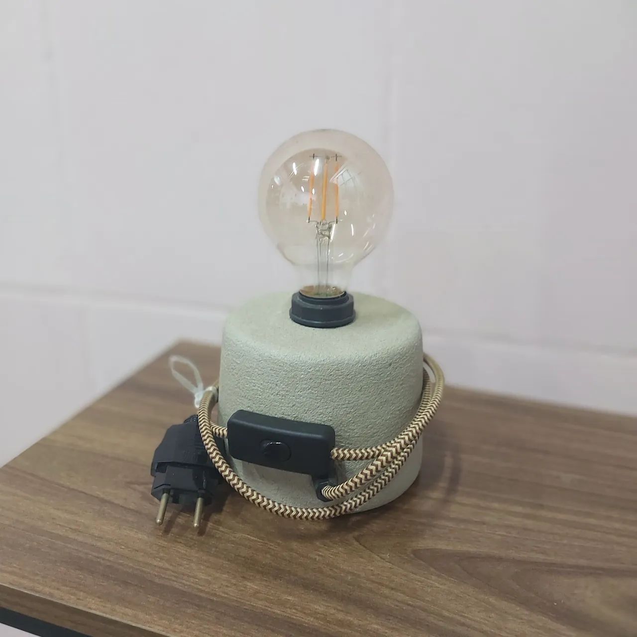 Luminária de Mesa Cimento ES-01 - Foto 2