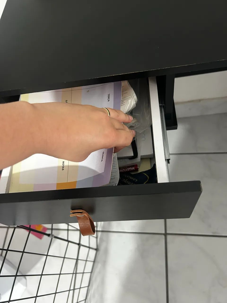 Escrivaninha / Mesa de Estudo Minimalista - Com Gaveta - Foto 4
