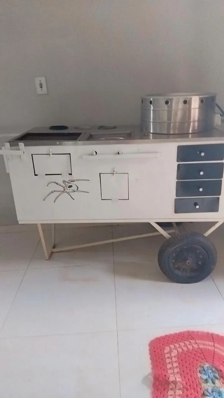 Carrinho/Lanche pastéis, batata fritas