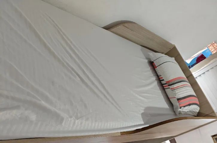 Cama com escrivaninha, portas e gavetas - Foto 4