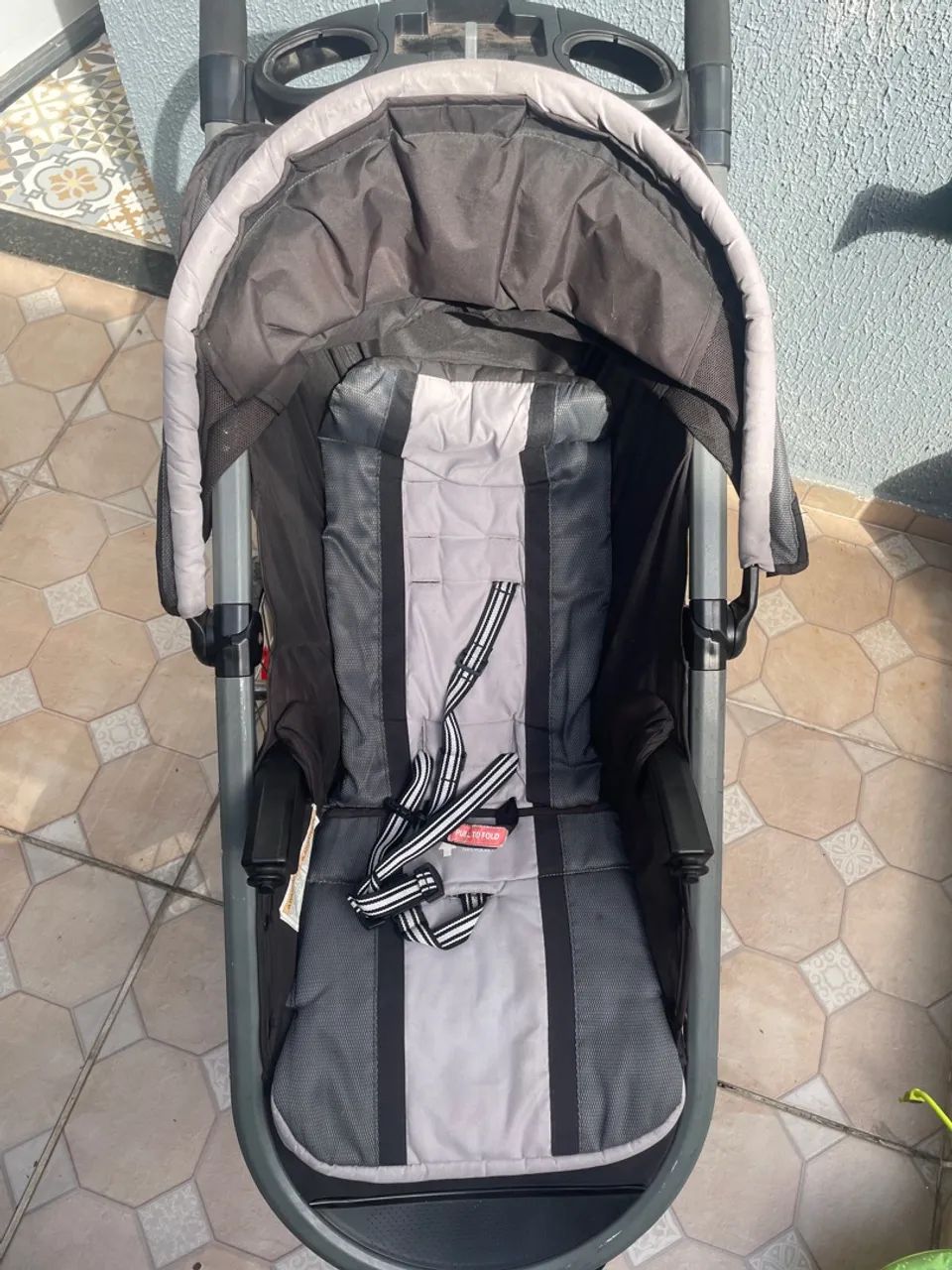 Carrinho de Bebê Compacto e Confortável - Foto 5