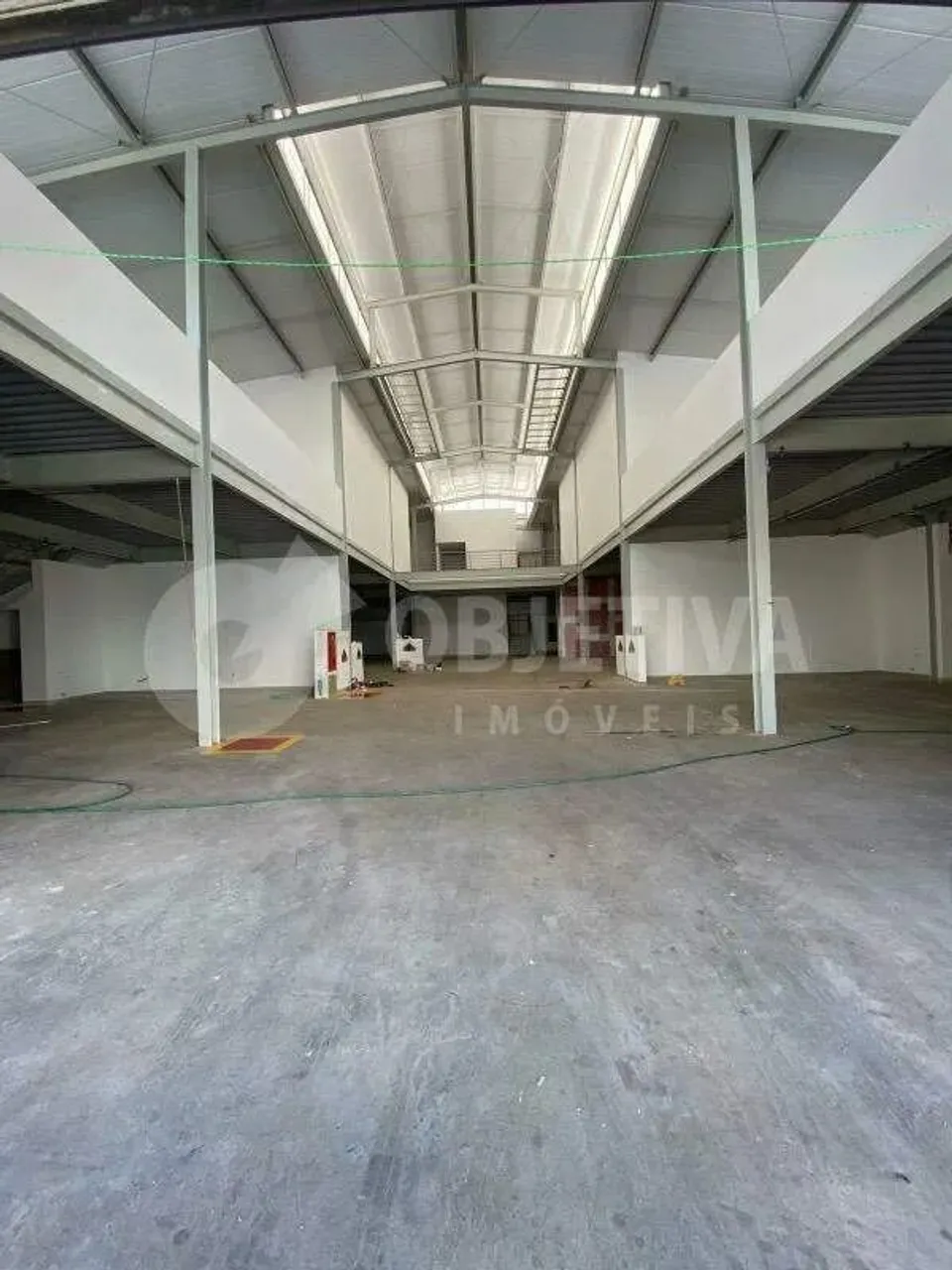 Excelente prédio comercial no Centro de Uberlândia disponível para aluguel