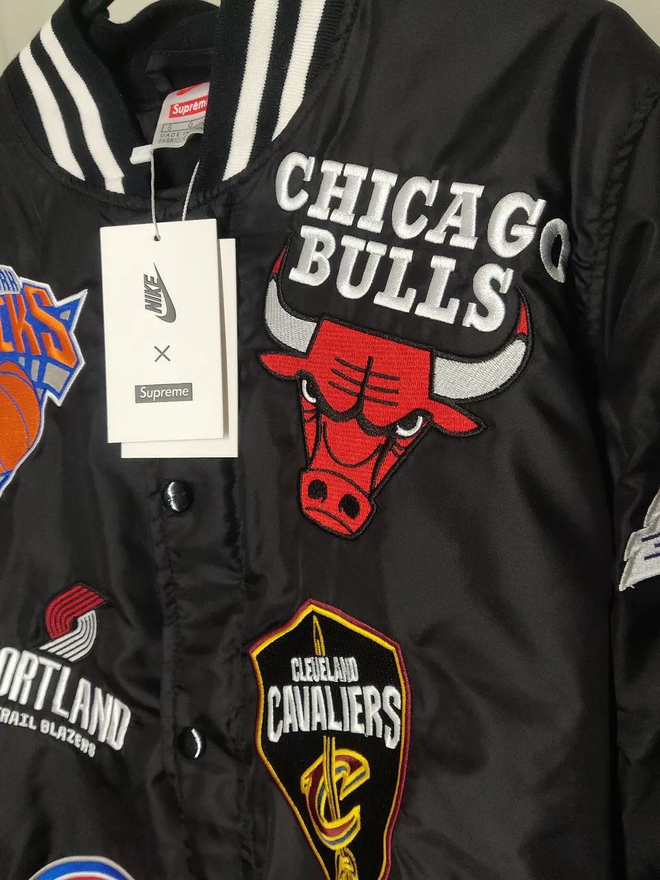 Jaqueta Supreme x Nike x NBA Varsity Jacket Preto P - Roupas