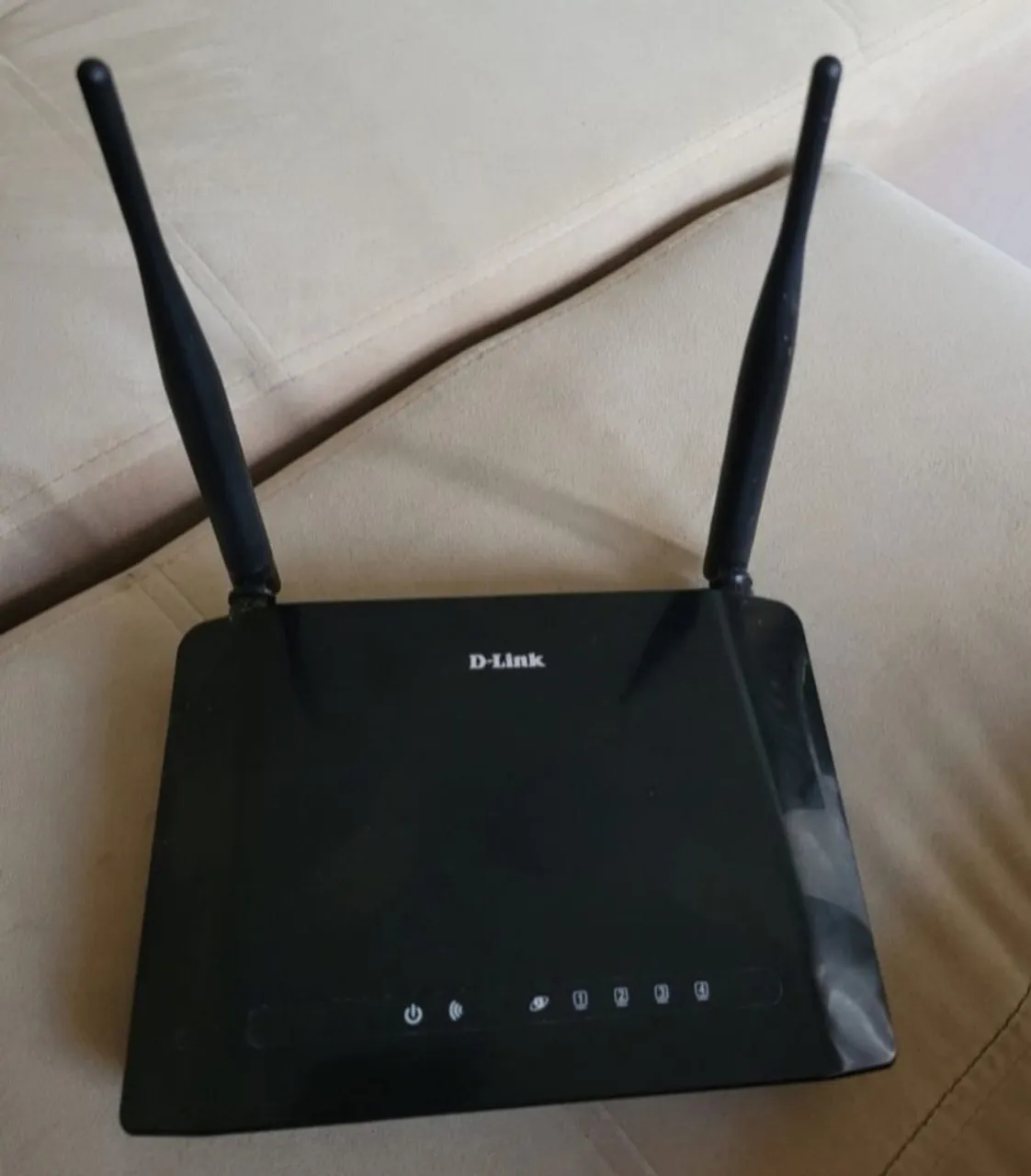 Roteador D-Link com antenas - Wi-Fi