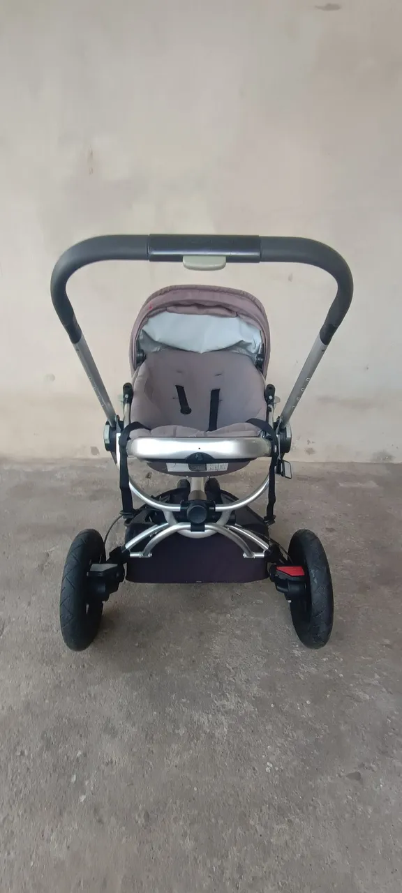 Carrinho de Bebê Quinny Importado Conforto, Estilo e Praticidade para sei dia adia.