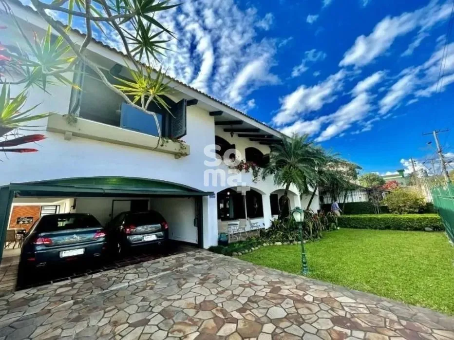 EXCELENTE CASA COMERCIAL