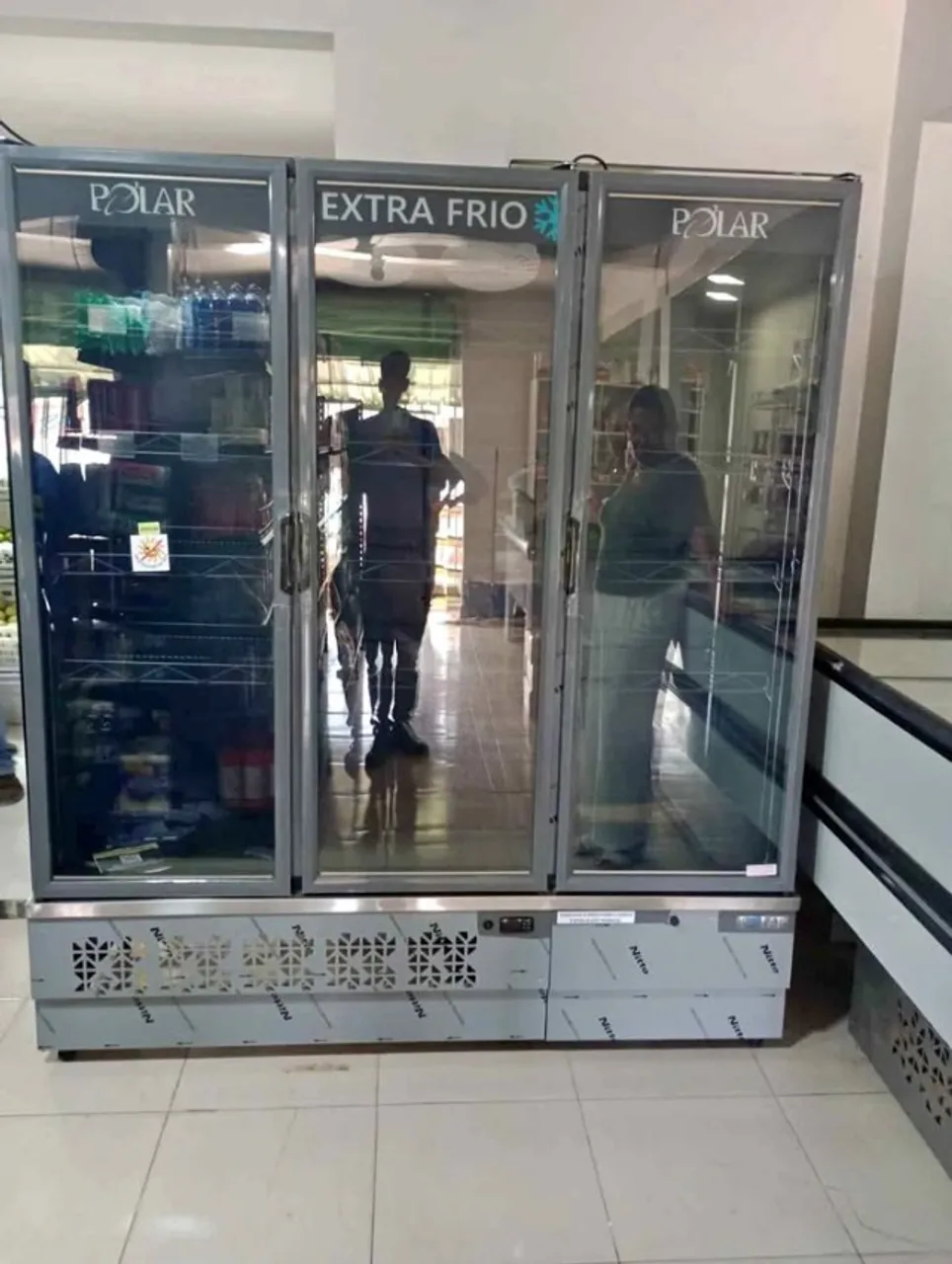 EXPOSITOR REFRIGERADO FRIOS E LATICINIOS POLAR NOVO