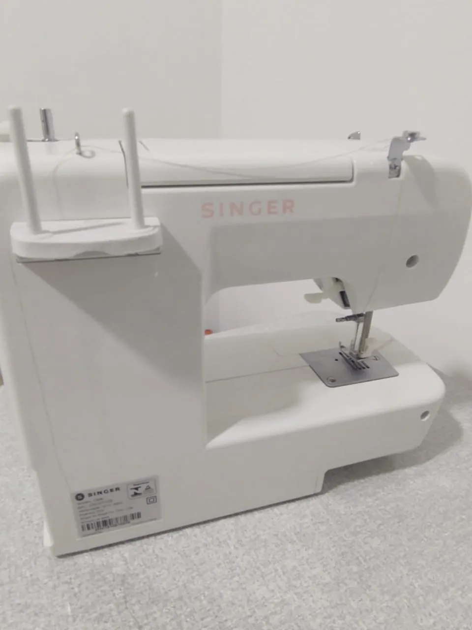 Máquina de Costura Singer