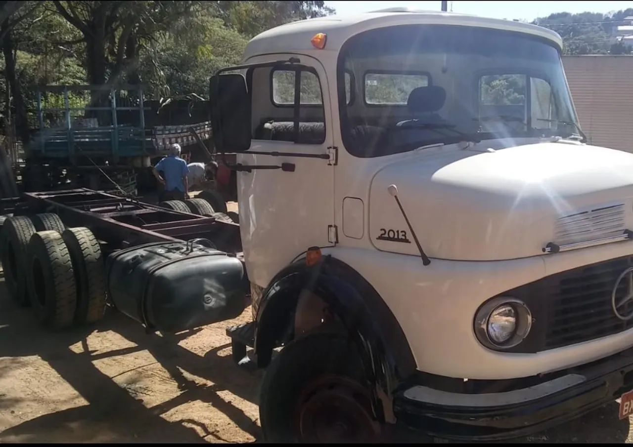 Caminhão Mercedes 2013 Truck 1979 - Foto 6