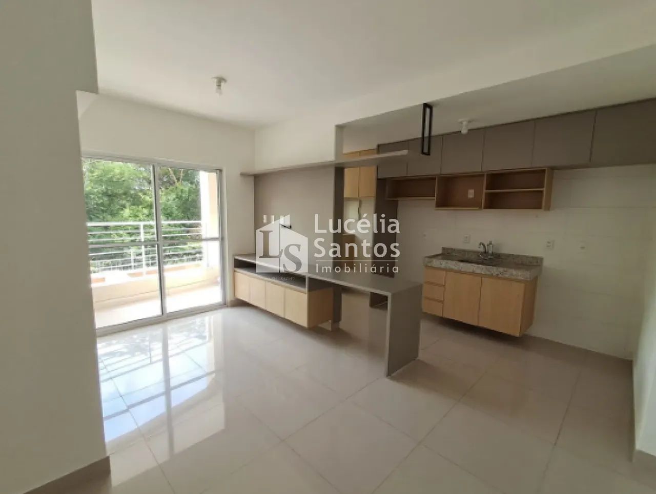 APARTAMENTO À VENDA NA ZONA LESTE