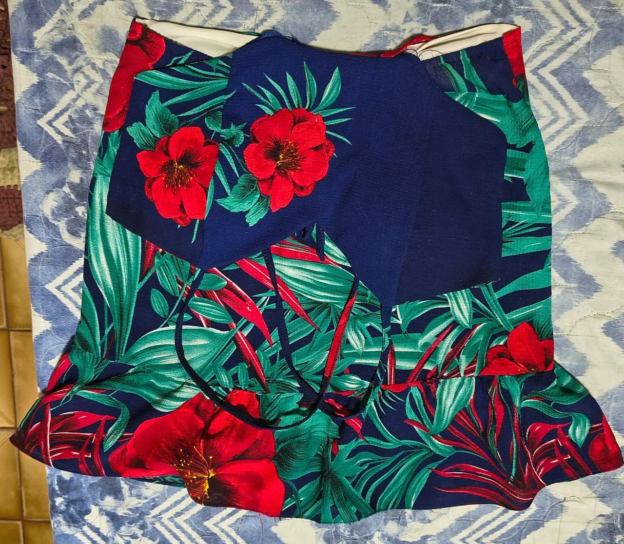 Vendo vestido aberto nas costas M - Foto 2