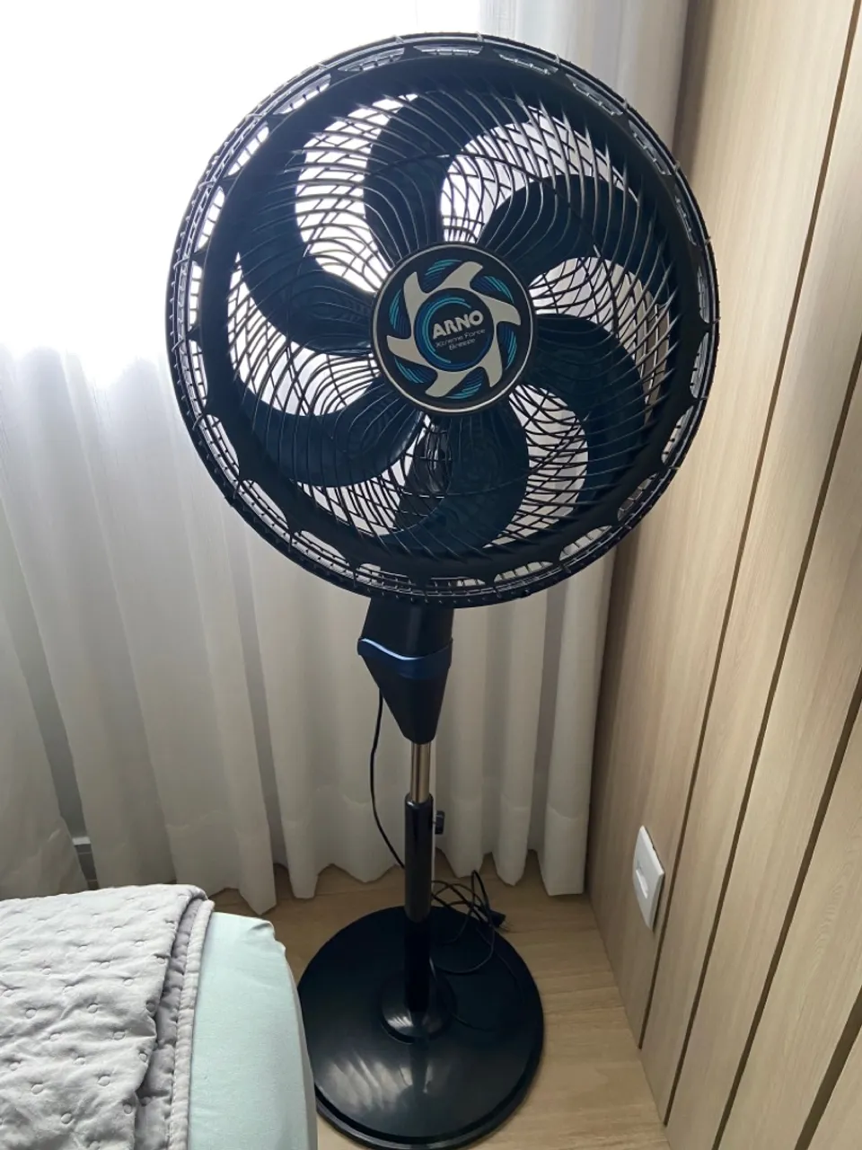Ventilador de Coluna Arno Xtreme Force Breeze 40cm VB4C
