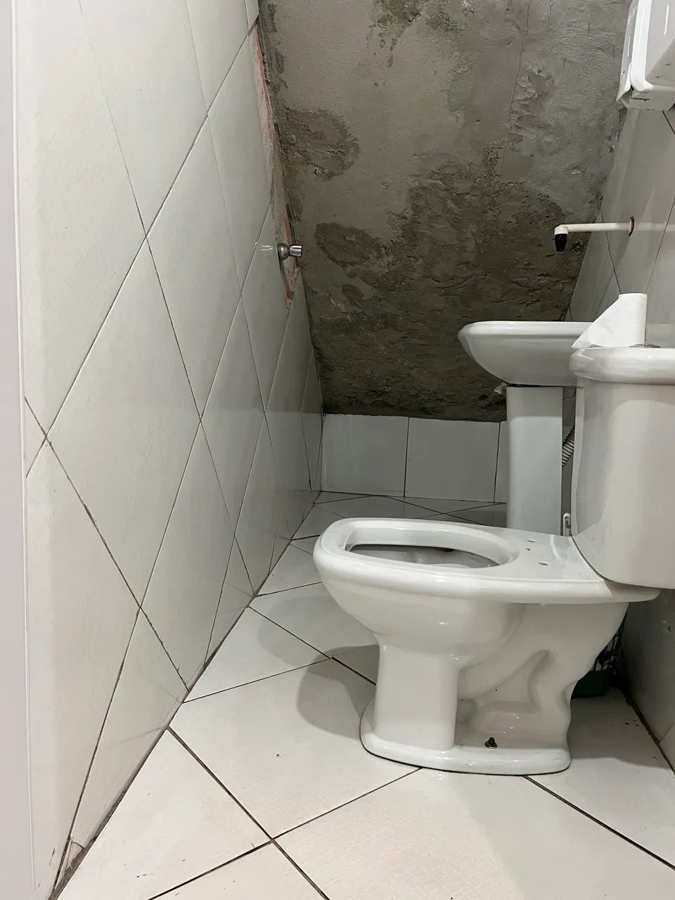 Vendo casa estilo germinada com loja para comércio e um amplo quintal nos fundo. - Foto 14