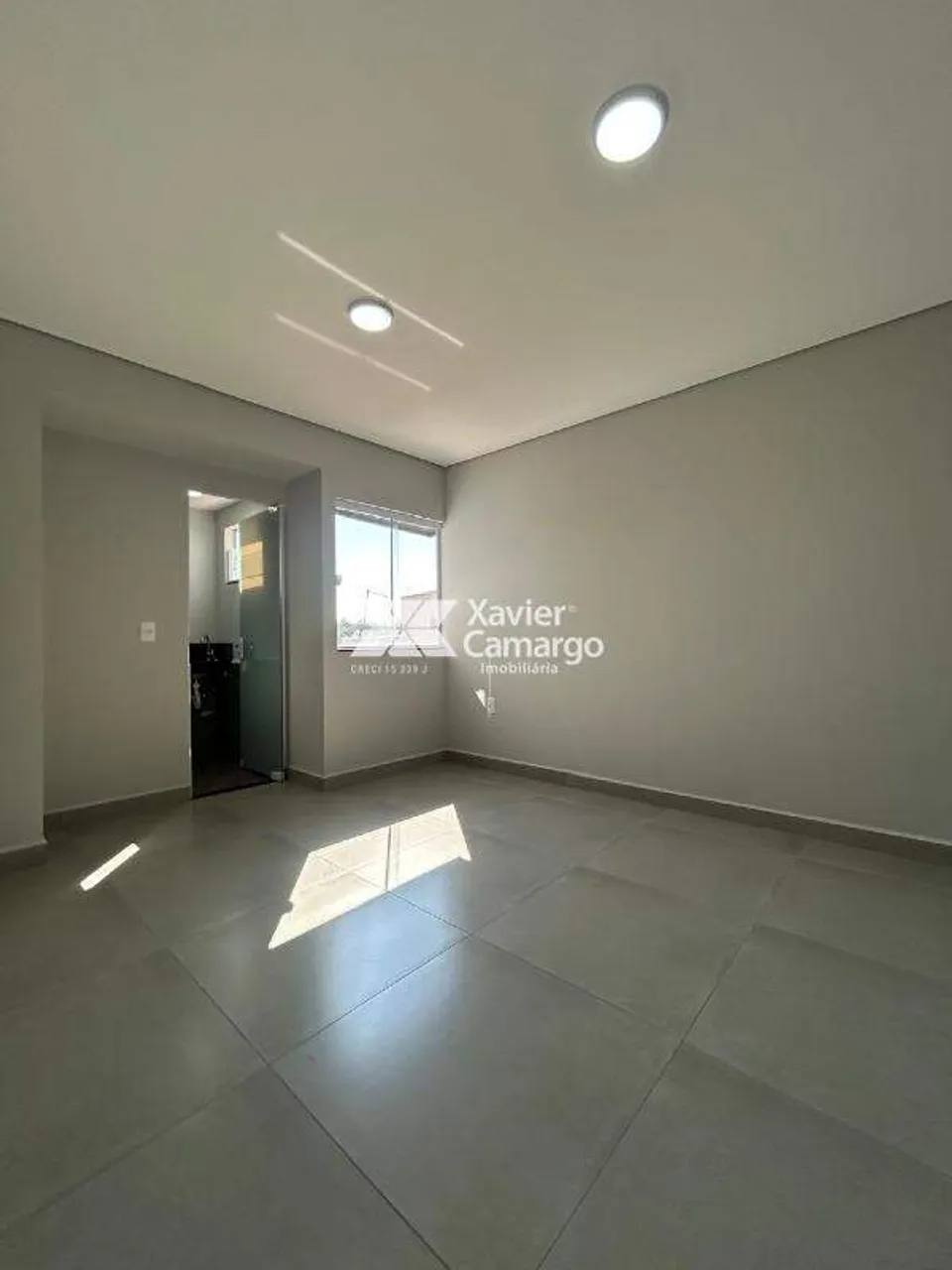 Sala comercial para locação no bairro Vila Paulista em Rio Claro-SP.