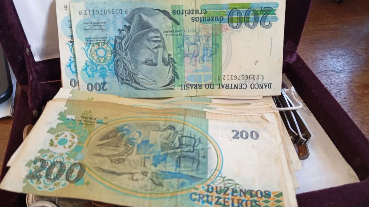 100 cédulas de duzentos cruzeiros em ótimo estado de conservação. Para colecionador. - Foto 3