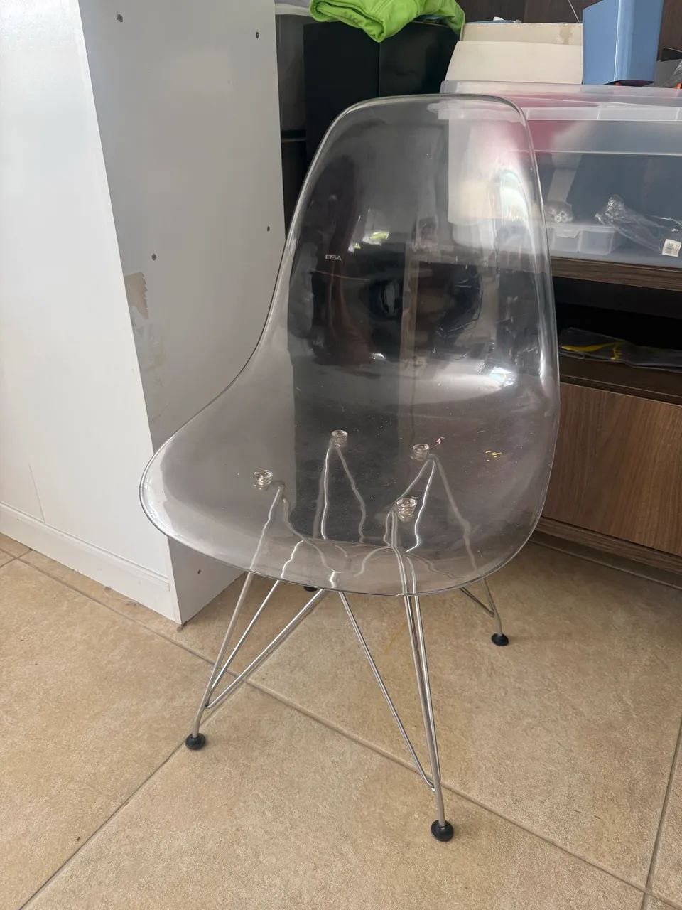 Cadeira Eames Cristal Transparente Eiffel Base Metal Cromado - Foto 2