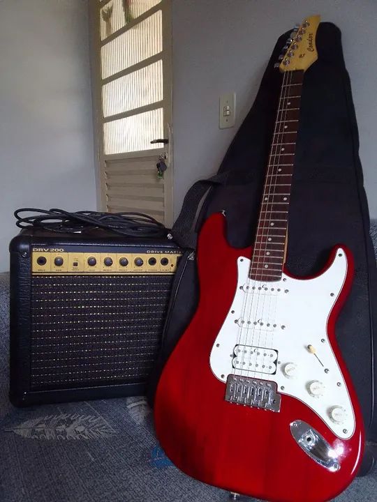 Guitarra condor e Caixa amplificada  - Foto 2