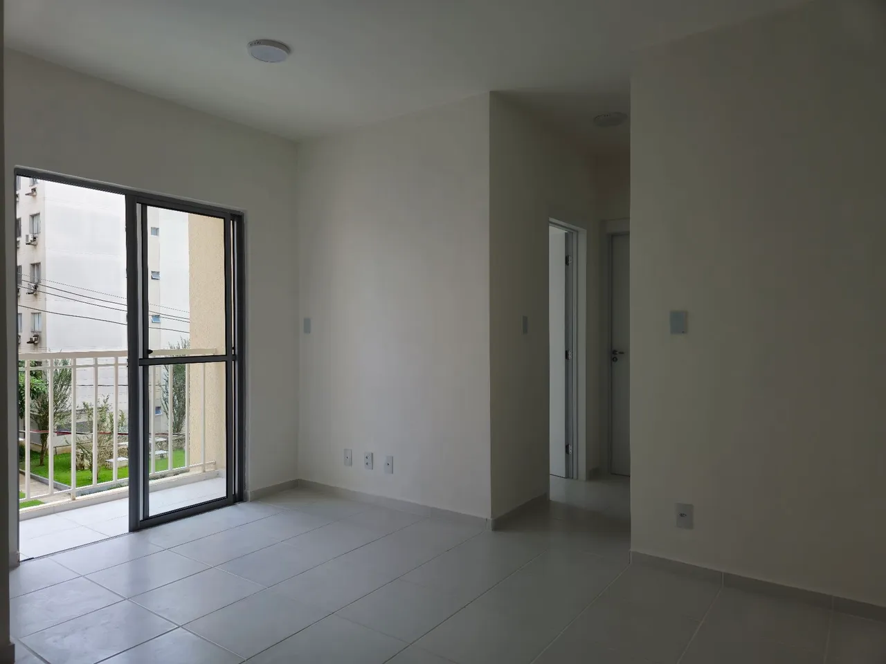 Alugo apartamento no Alegro Montenegro