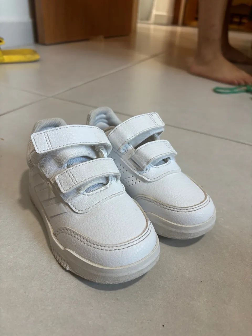Tênis Adidas Infantil Branco com Velcro Tamanho 22