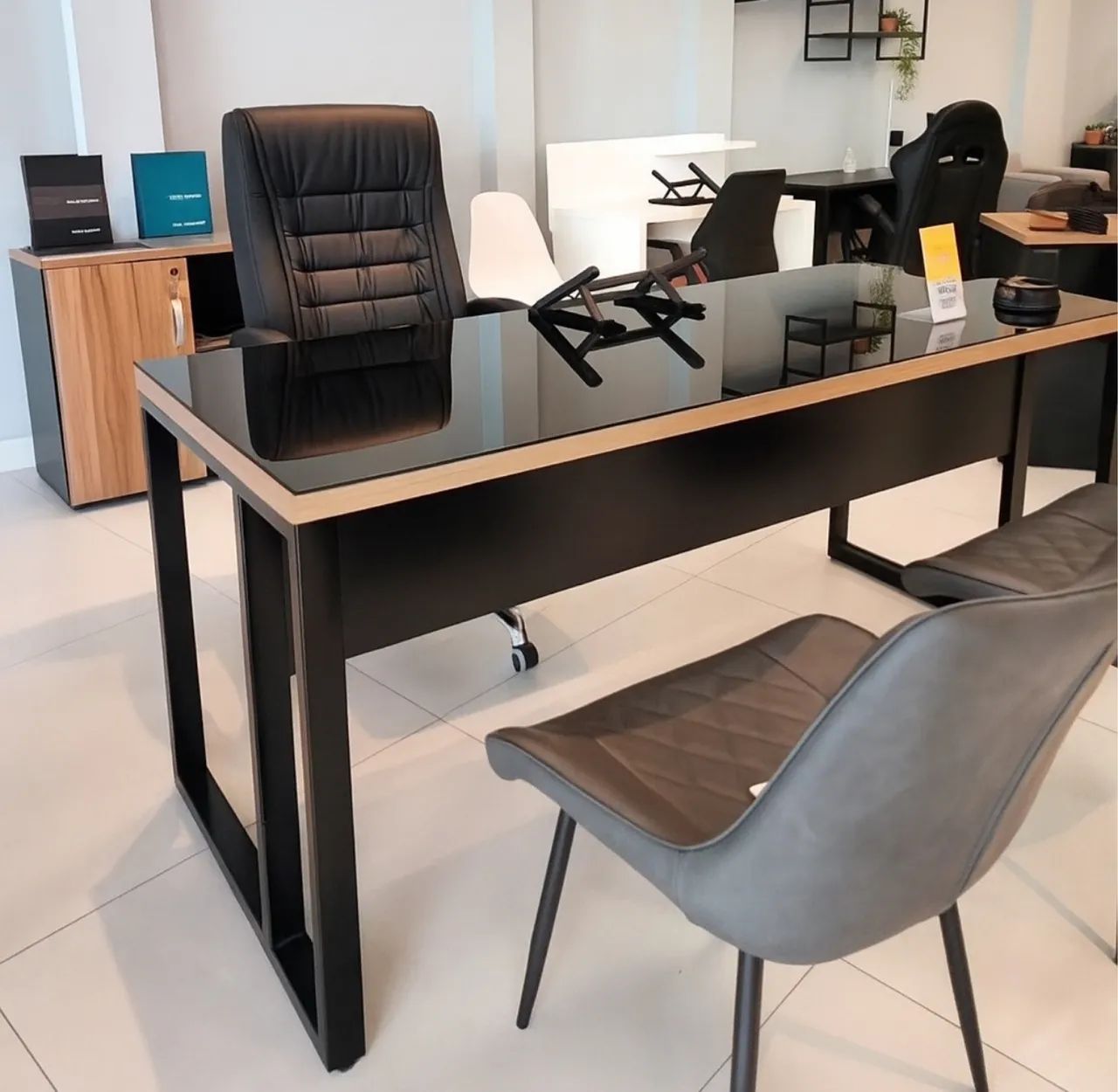 MESA PARA ESCRITÓRIO  com tampo de vidro - MÓVEIS IKONMIXOFFICE  - Foto 2