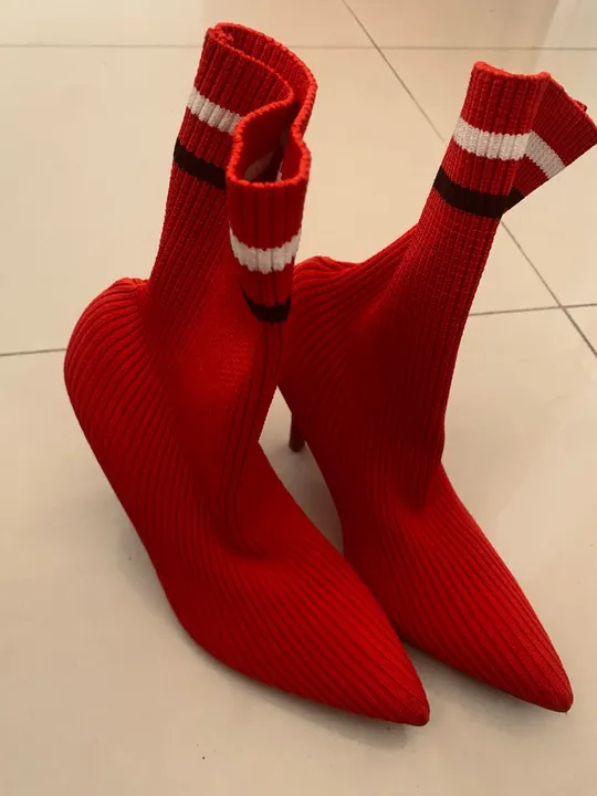 Botas vermelhas vizzano