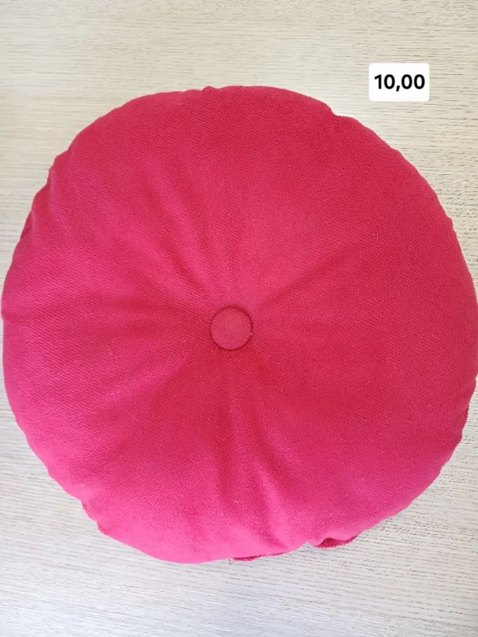 Almofada redonda vermelha