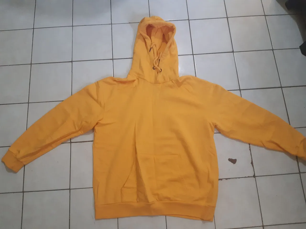 Blusa de Moletom Amarela com Capuz