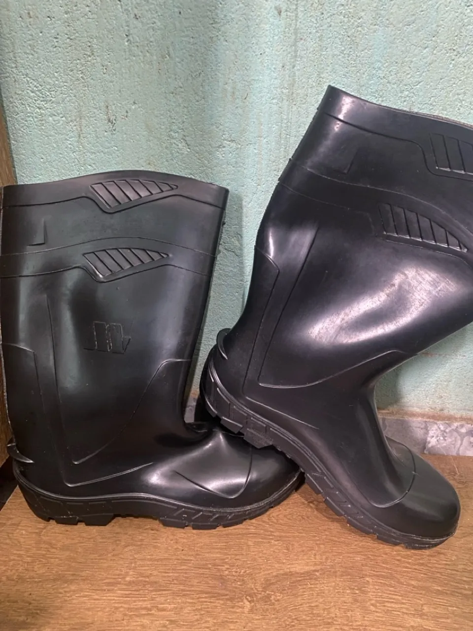 Botas de Borracha Pretas - Conforto e Proteção!