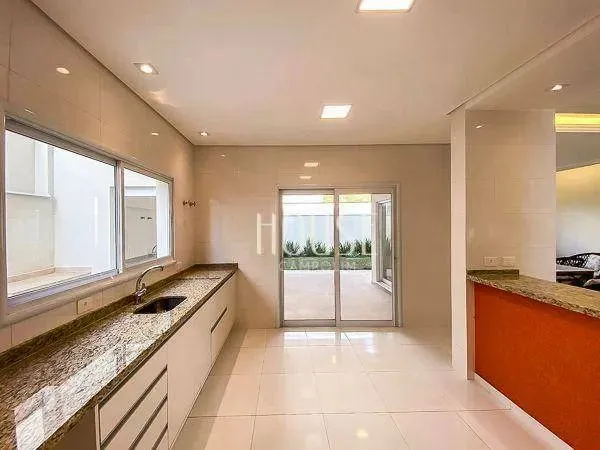 Casa à venda em condomínio fechado em Sorocaba | 253m² em Chácara Ondina | CA0271