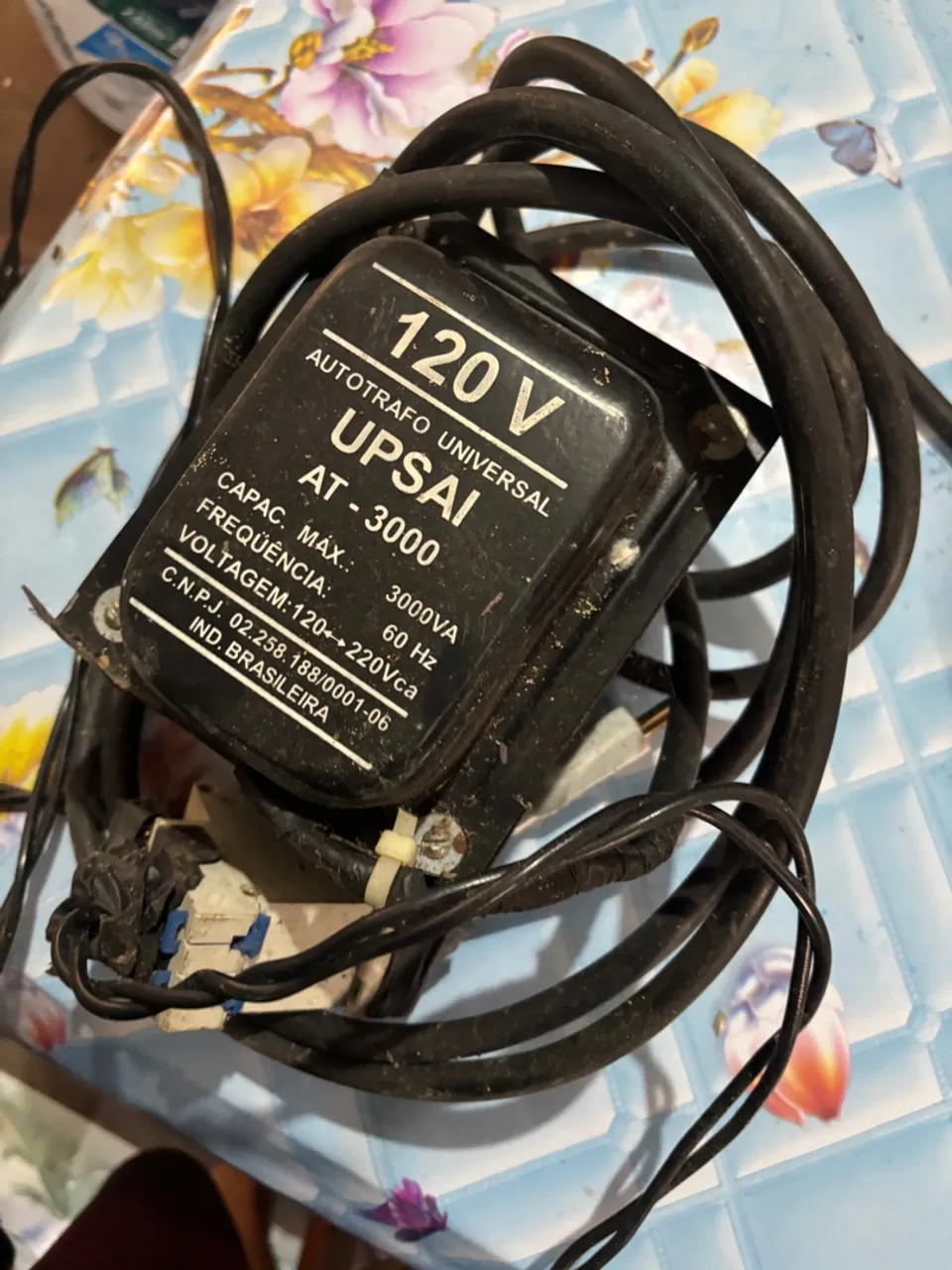 Transformador Universal UPSAI AT-3000 120V