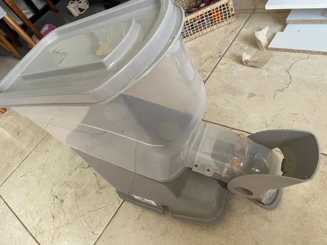 Porta Ração Dispenser 18 Litros Plast Pet Usado (Usado) - Foto 6