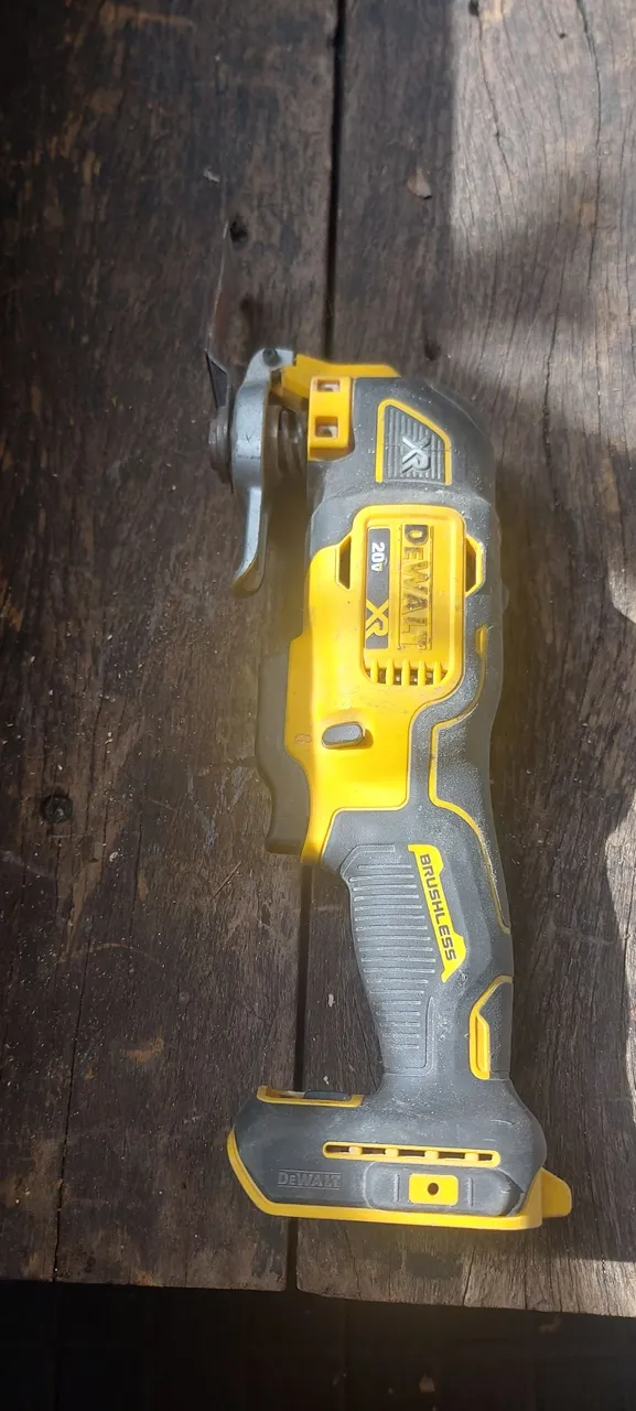 Multi Ferramenta Oscilante DeWALT 20V XR Brushless