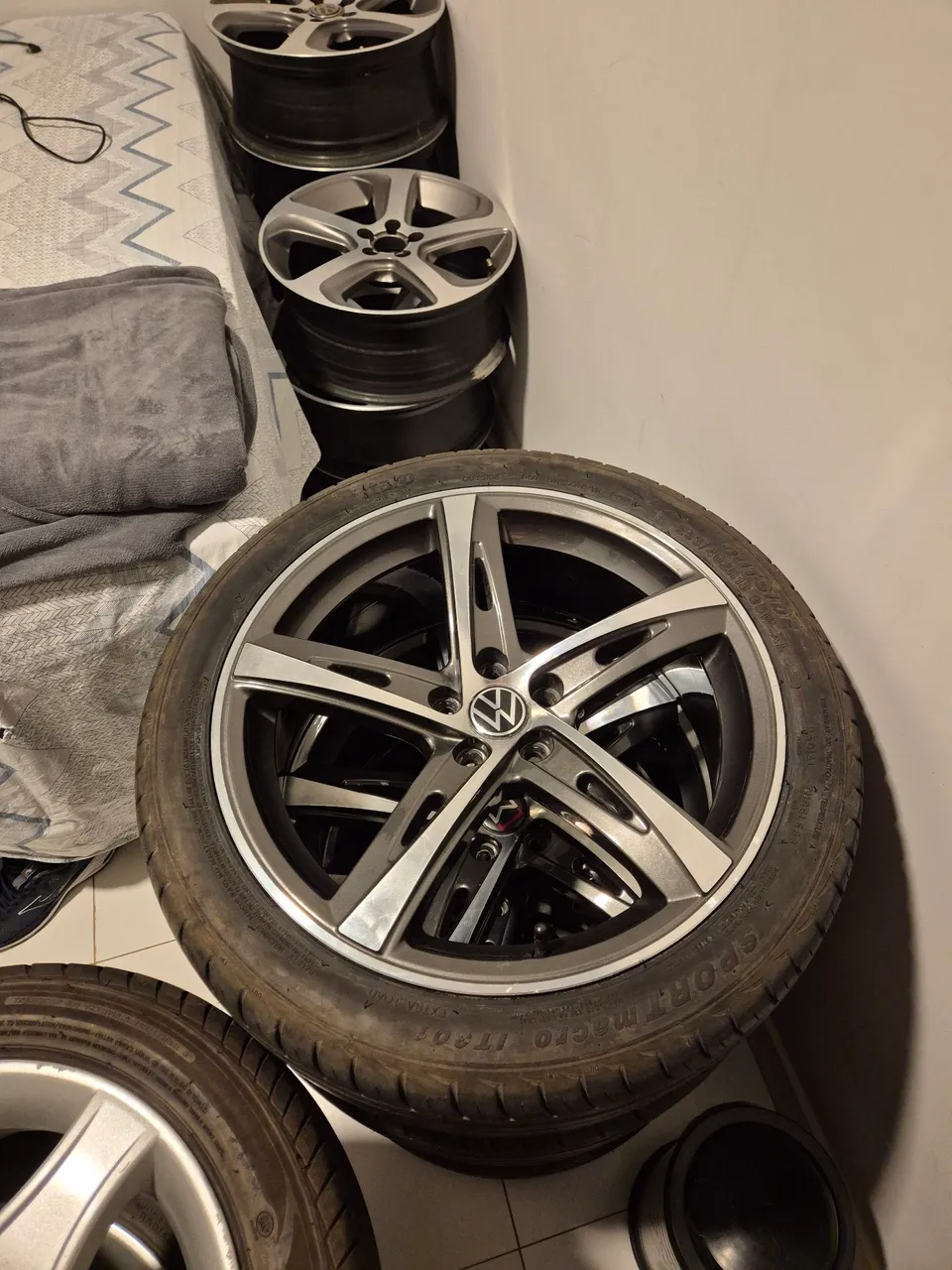 Roda aro 18 5x100 235/40r18