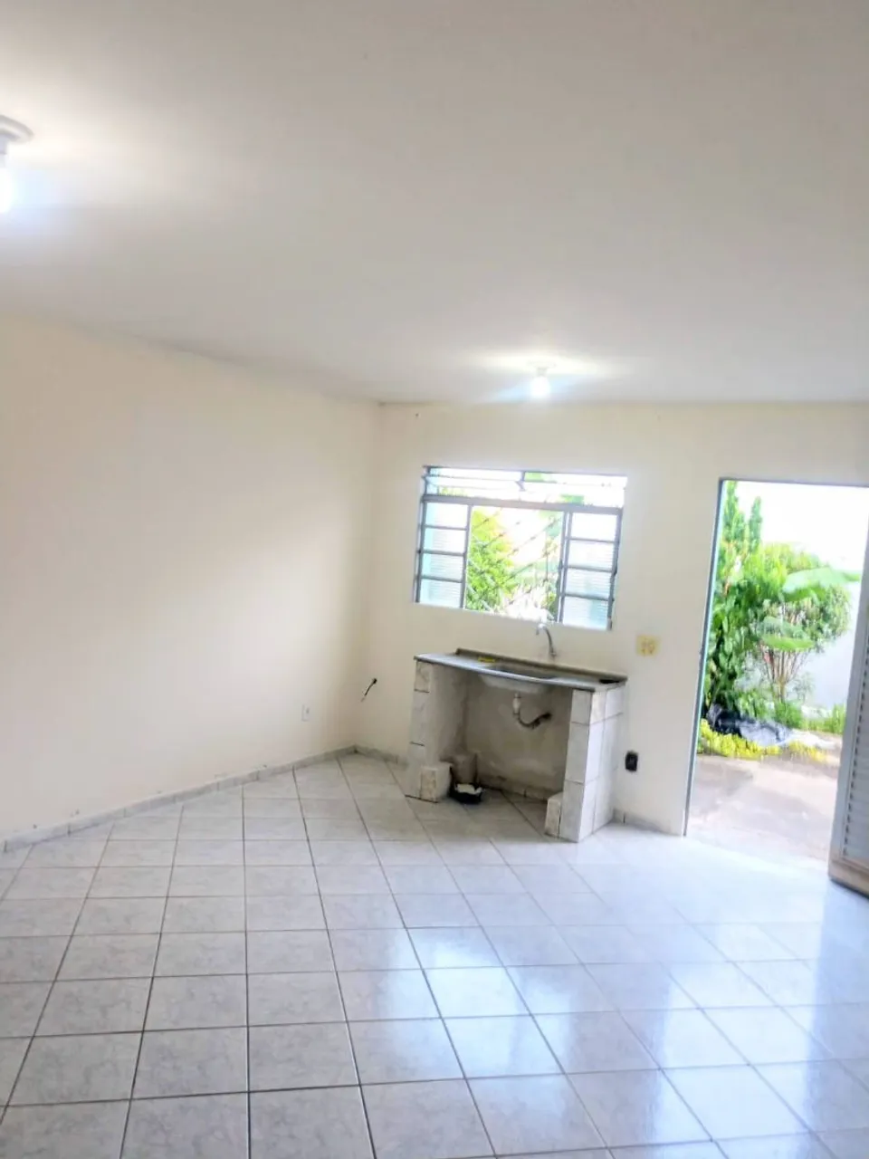 Alugo casa de fundos a 300 metros Assaí / Havan ( Jd Novo Campos Elíseos) direto