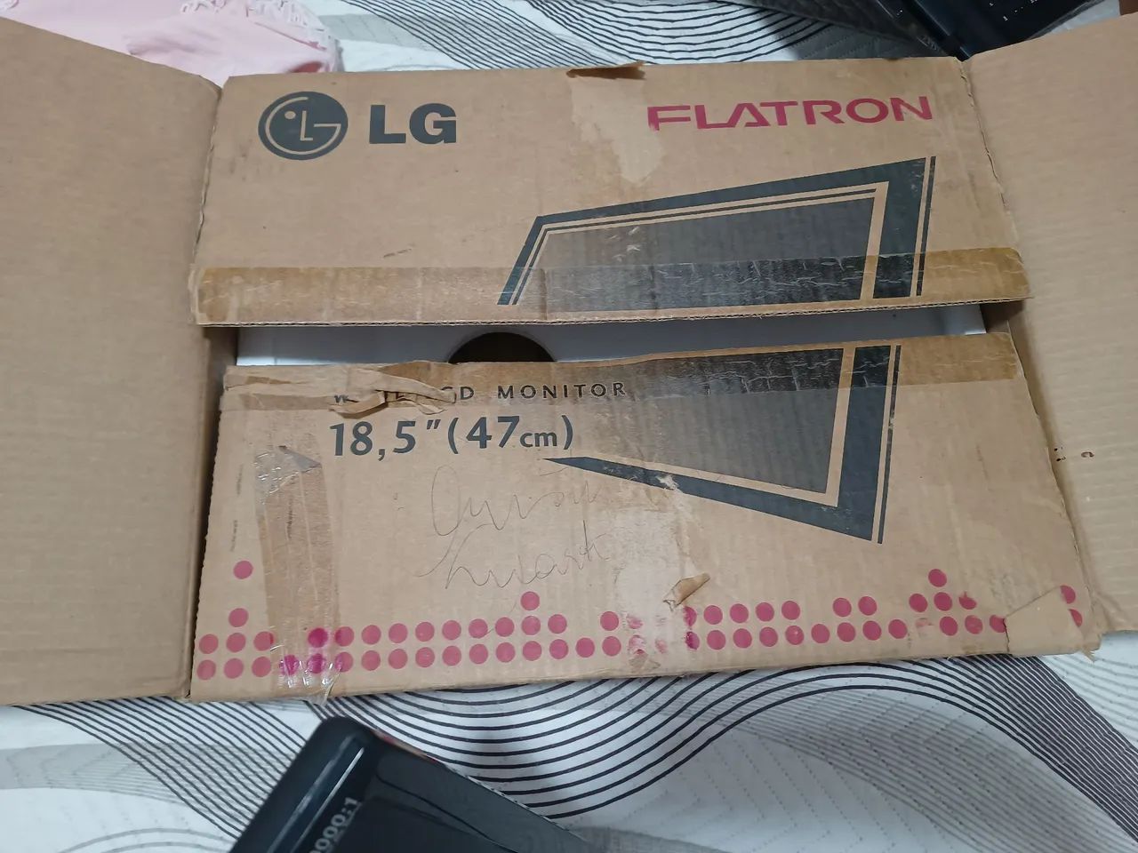 Monitor Flatron 18,5 polegadas. 47 cm. Funcionando perfeitamente, tela intacta. - Foto 2