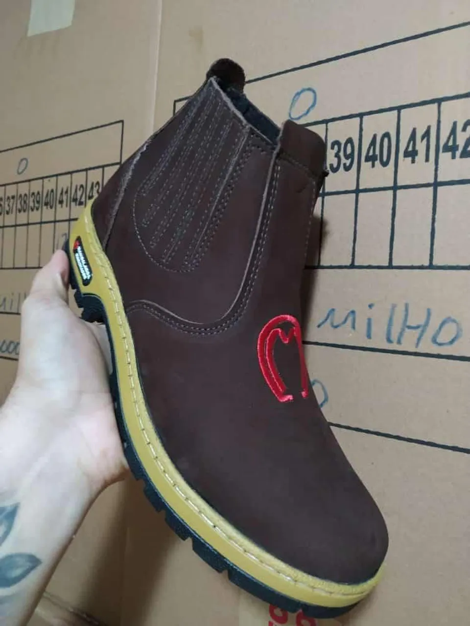 Bota Country Detalhes - Conforto e Estilo
