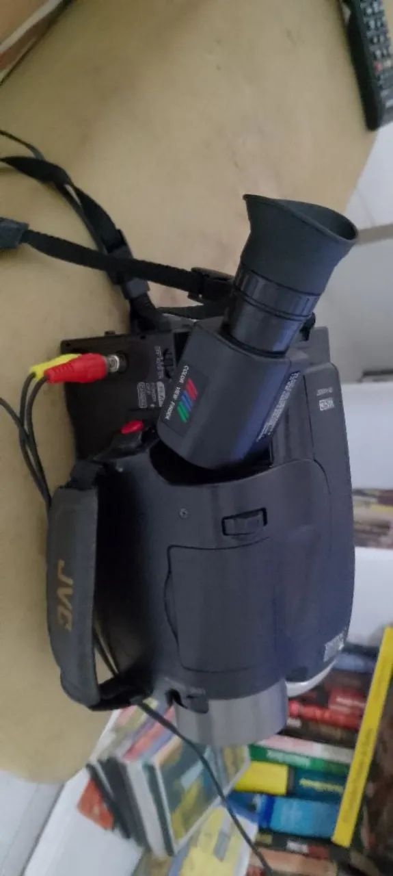 Filmadora JVC GR-AX837