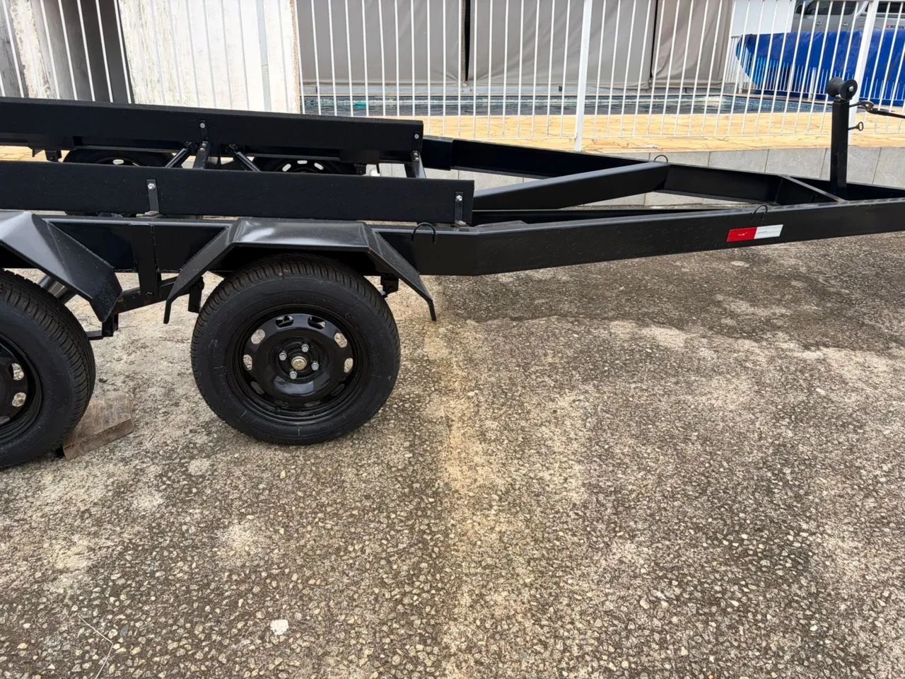 Carreta rodoviária para lanchas até 21 pés - Foto 3