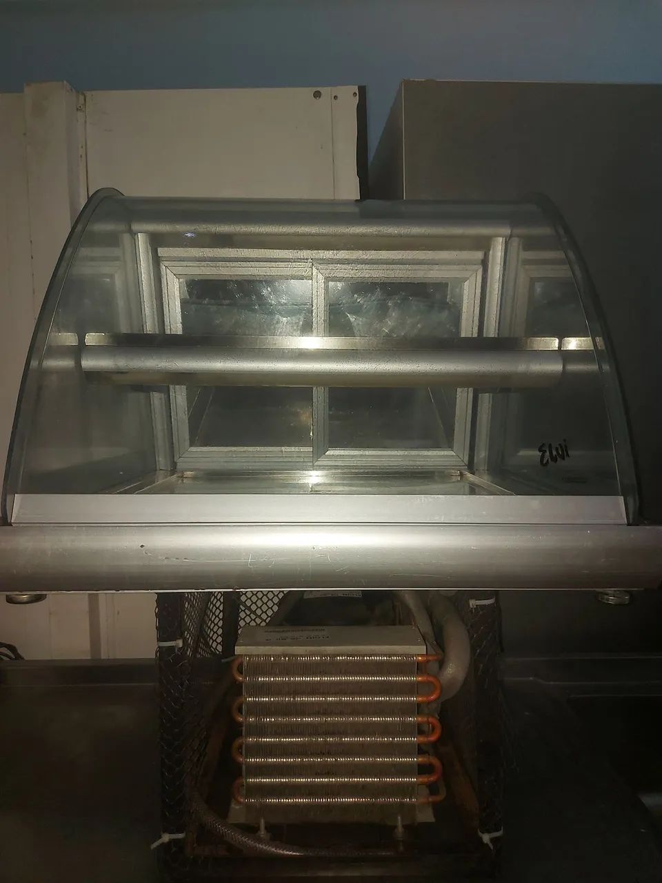 Vitrine Elvi 220 vts refrigerado