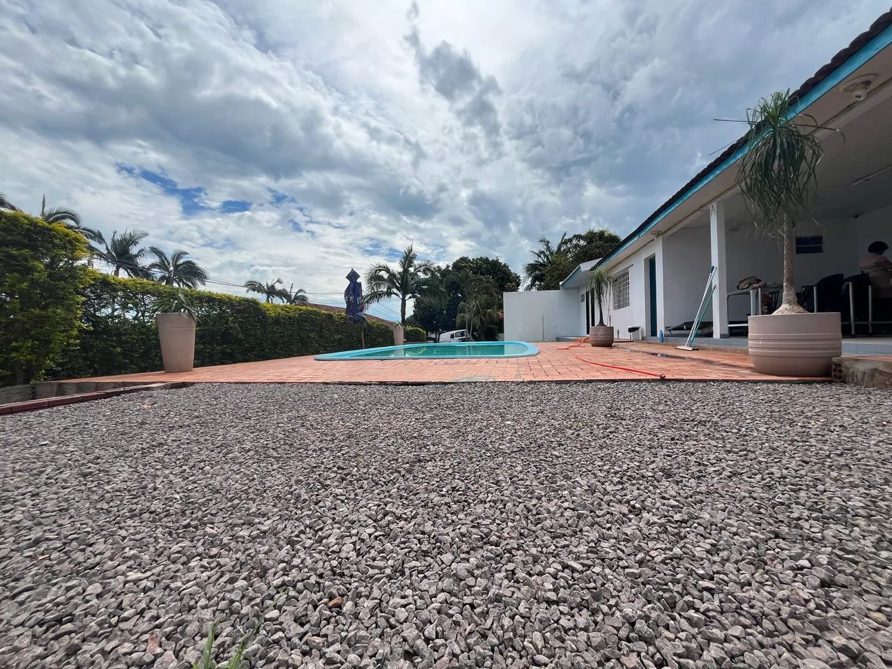 Alugo piscina com churrasqueira, piscina,cocina