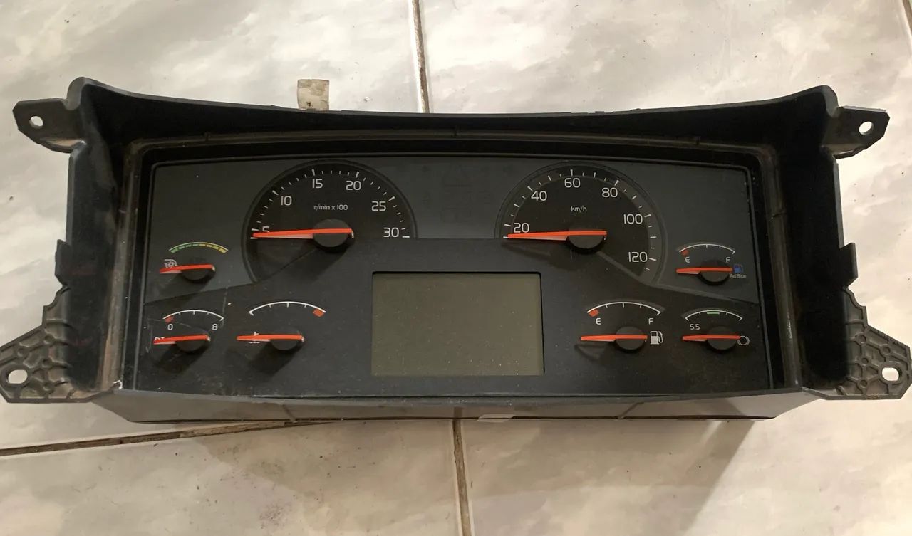 PAINEL DE INSTRUMENTO VOLVO FH COM ARLA 