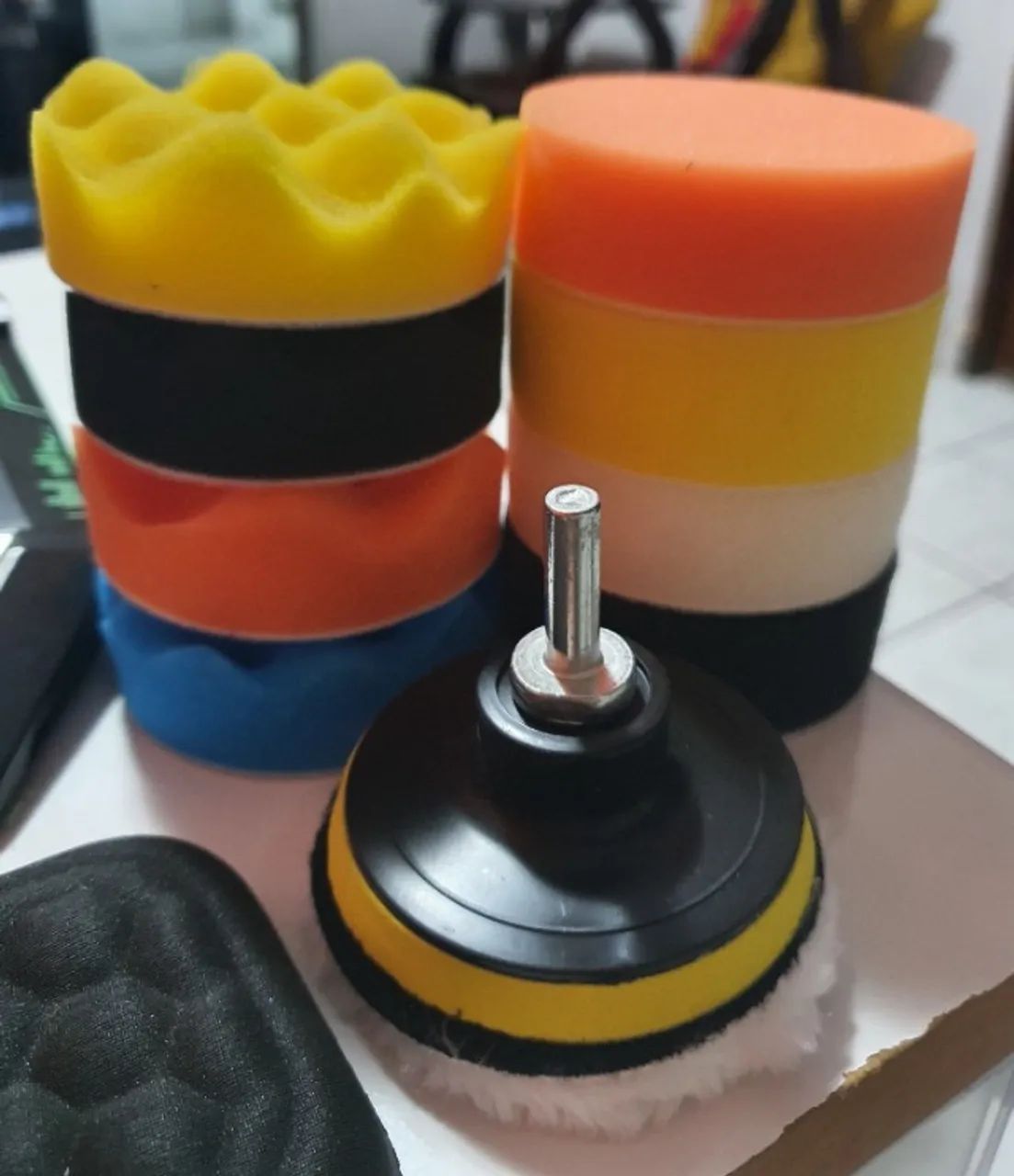 Kit Polimento 9 Esponjas Carro e Moto C/ Adaptador P/ Furadeira (11 Peças)