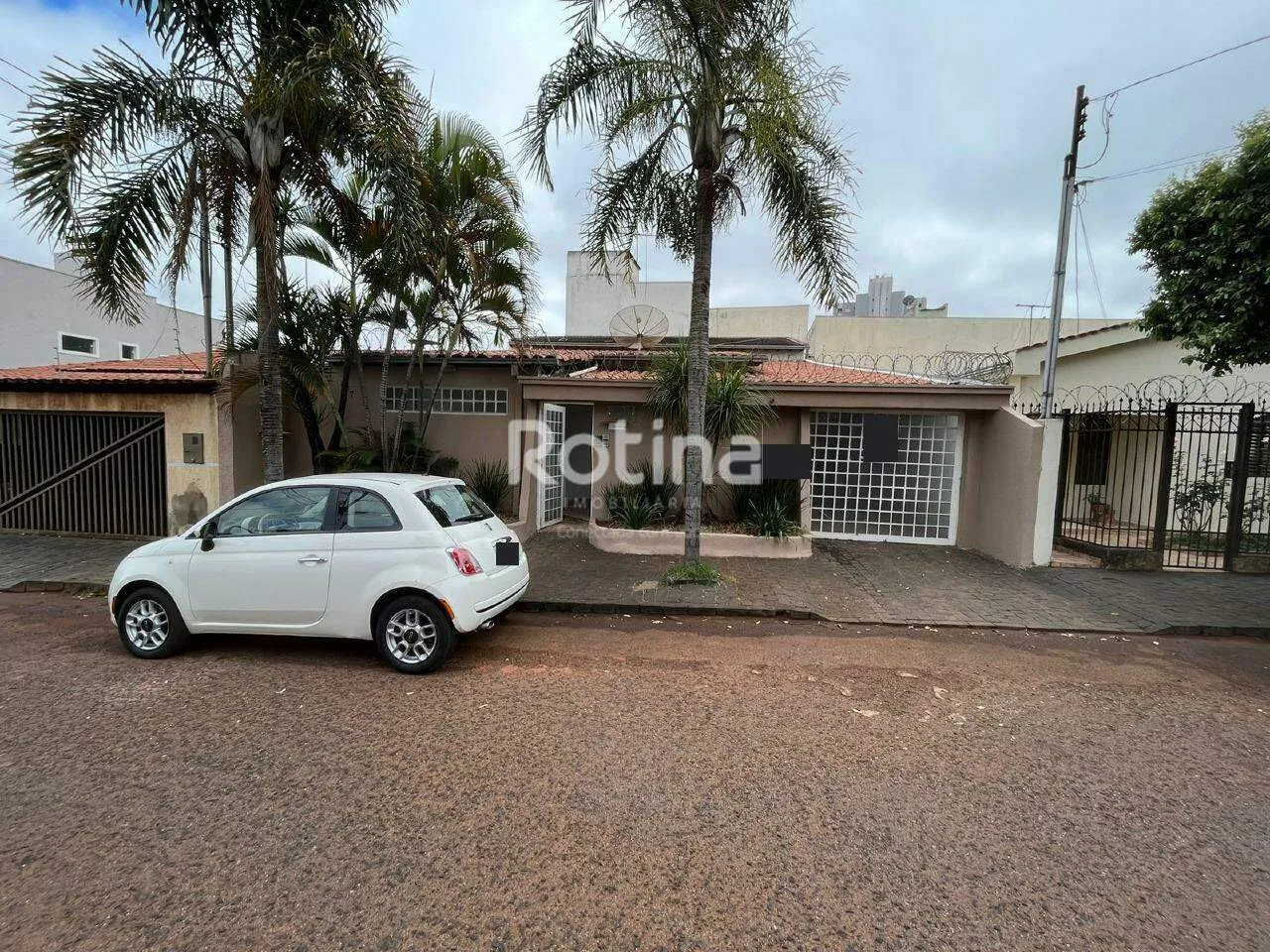 Casa para alugar, 3 quartos, Tabajaras - Uberlândia/MG - Rotina Imobiliária